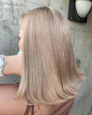 ミルクティーベージュ　グレージュ　ハイトーン