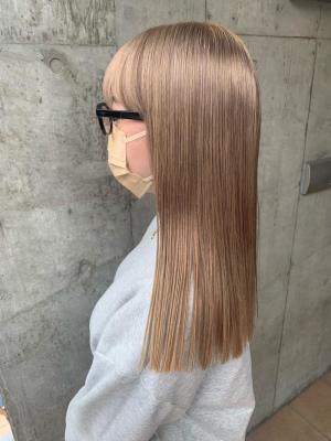 ミルクティーベージュ　グレージュ　ハイトーン