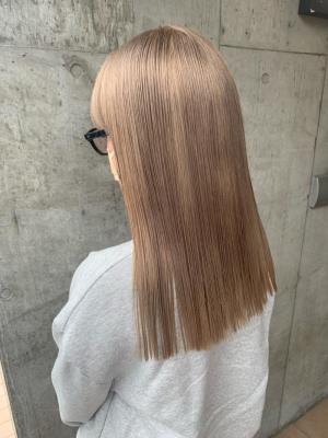 ミルクティーベージュ　グレージュ　ハイトーン