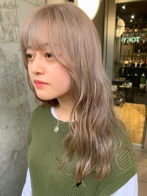 ミルクティーベージュ　グレージュ　ハイトーン