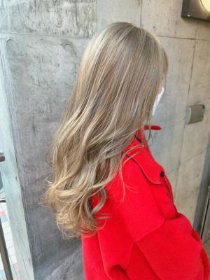 ミルクティーベージュ　グレージュ　ハイトーン