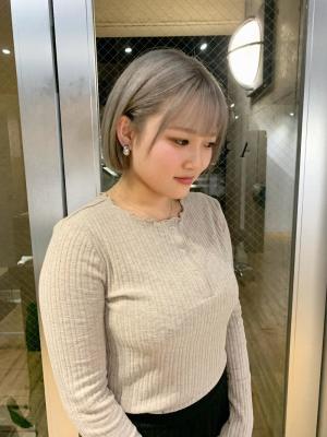 ミルクティーベージュ　グレージュ　ハイトーン