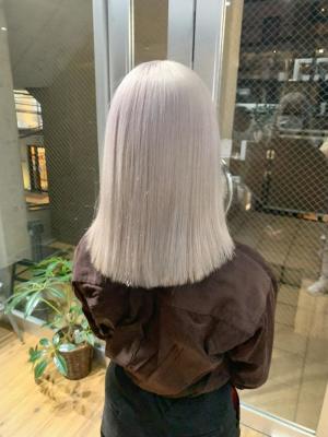 ミルクティーベージュ　グレージュ　ハイトーン