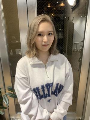 ミルクティーベージュ　グレージュ　ハイトーン