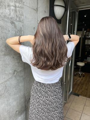 ミルクティーベージュ　グレージュ　ハイトーン