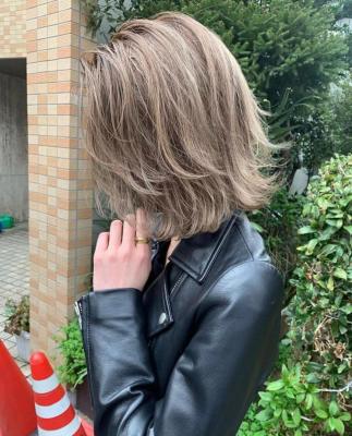 ホワイトグレージュ コンマヘア くすみブルー ダークアッシュ