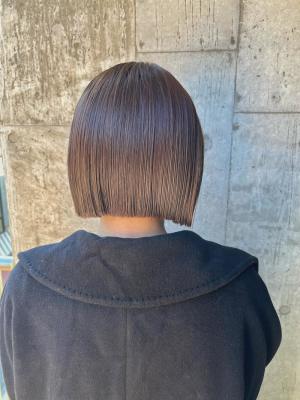 ホワイトグレージュ　ボブルフ　くすみブルー