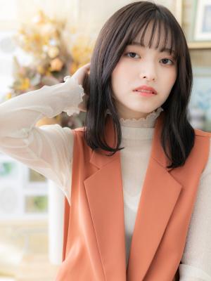 黒髪シースルーバング前下がりエアストレート　艶髪