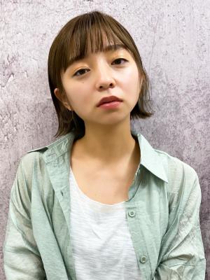 【長谷川】グレージュカラー外はねボブ