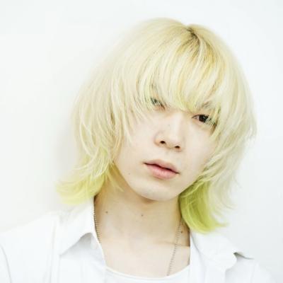 メンズヘア整形スパイラルパーマ波巻きツイストメンズパーマ髪型