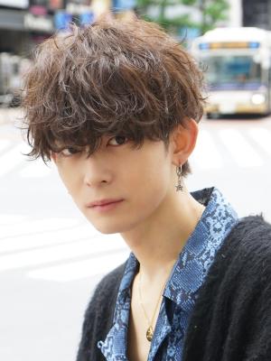 メンズヘア整形スパイラルパーマ波巻きツイストメンズパーマ髪型