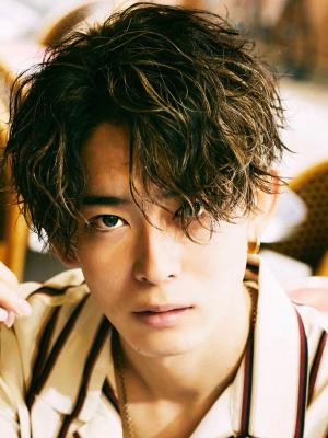メンズヘア整形スパイラルパーマ波巻きツイストメンズパーマ髪型
