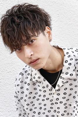 メンズヘア整形スパイラルパーマ波巻きツイストメンズパーマ髪型 メンズヘア整形スパイラルパーマ波巻きツイストメンズパーマ髪型