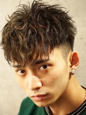 メンズヘア整形スパイラルパーマ波巻きツイストメンズパーマ髪型 メンズヘア整形スパイラルパーマ波巻きツイストメンズパーマ髪型