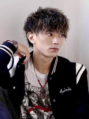 メンズヘア整形スパイラルパーマ波巻きツイストメンズパーマ髪型 メンズヘア整形スパイラルパーマ波巻きツイストメンズパーマ髪型
