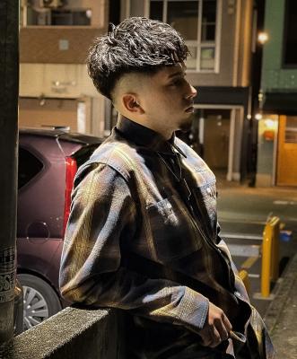 メンズヘア整形スパイラルパーマ波巻きツイストメンズパーマ髪型 メンズヘア整形スパイラルパーマ波巻きツイストメンズパーマ髪型のイメージ画像