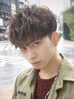 メンズヘア整形スパイラルパーマ波巻きツイストメンズパーマ髪型 メンズヘア整形スパイラルパーマ波巻きツイストメンズパーマ髪型