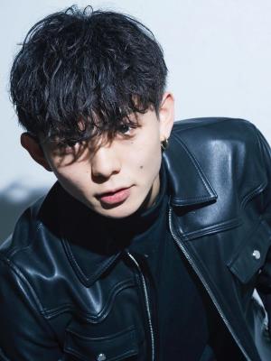 メンズヘア整形スパイラルパーマ波巻きツイストメンズパーマ髪型 メンズヘア整形スパイラルパーマ波巻きツイストメンズパーマ髪型