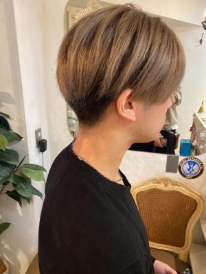 メンズハイトーンブロンドショート刈り上げ30代梅ヶ丘美容室のイメージ画像