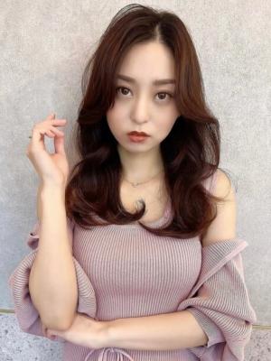 韓国風大人フェミニンセンターパートツヤ髪レイヤー髪質改善のイメージ画像