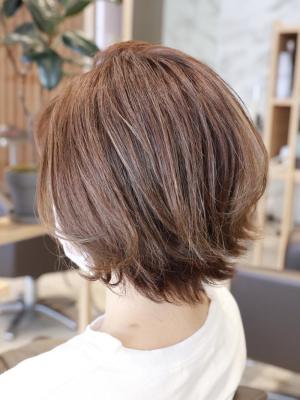 伸ばし中でも可愛く！外ハネショート