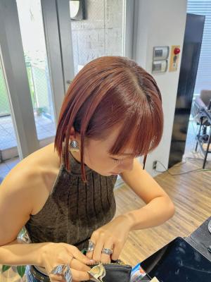 ホワイトグレージュ　ボブルフ　くすみブルー