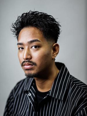 メンズヘア整形スパイラルパーマ波巻きツイストメンズパーマ髪型 メンズヘア整形スパイラルパーマ波巻きツイストメンズパーマ髪型のイメージ画像