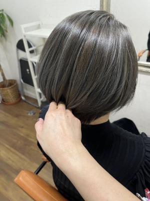 白髪ぼかしハイライトイルミナカラーブリーチ池袋