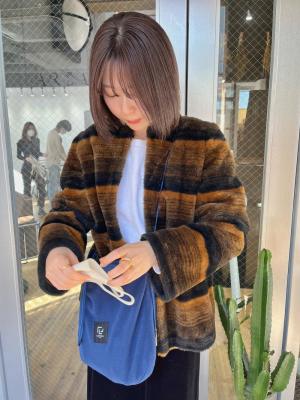 ホワイトグレージュ　ボブルフ　くすみブルー