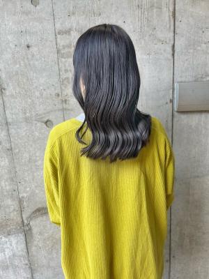 ホワイトグレージュ　ボブルフ　くすみブルー