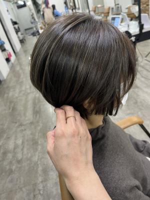 白髪ぼかしハイライトイルミナカラーブリーチ池袋