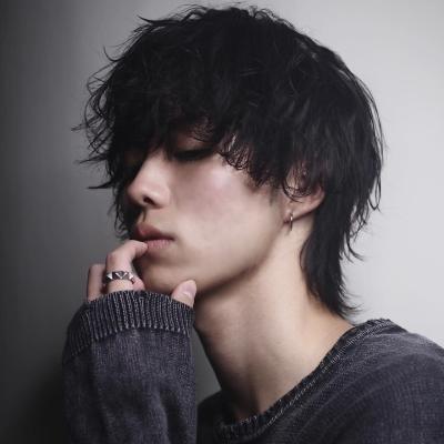 メンズヘア整形スパイラルパーマ波巻きツイストメンズパーマ髪型 メンズヘア整形スパイラルパーマ波巻きツイストメンズパーマ髪型のイメージ画像