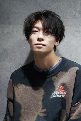 メンズヘア整形スパイラルパーマ波巻きツイストメンズパーマ髪型 メンズヘア整形スパイラルパーマ波巻きツイストメンズパーマ髪型のイメージ画像