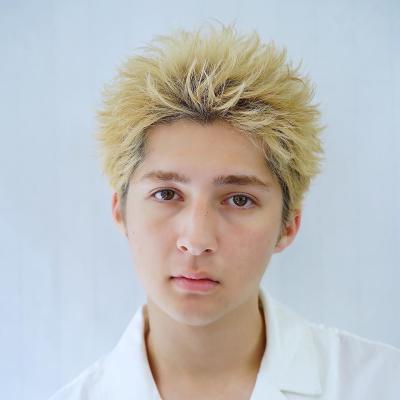 メンズヘア整形スパイラルパーマ波巻きツイストメンズパーマ髪型 メンズヘア整形スパイラルパーマ波巻きツイストメンズパーマ髪型のイメージ画像