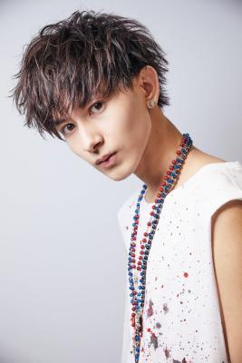 メンズヘア整形スパイラルパーマ波巻きツイストメンズパーマ髪型 メンズヘア整形スパイラルパーマ波巻きツイストメンズパーマ髪型