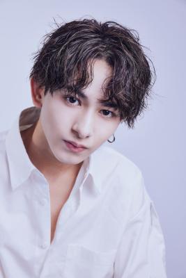 メンズヘア整形スパイラルパーマ波巻きツイストメンズパーマ髪型 メンズヘア整形スパイラルパーマ波巻きツイストメンズパーマ髪型