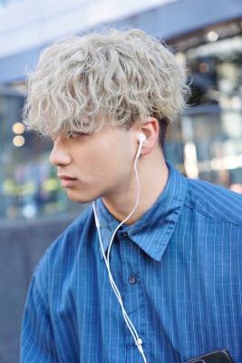 メンズヘア整形スパイラルパーマ波巻きツイストメンズパーマ髪型
