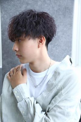 メンズヘア整形スパイラルパーマ波巻きツイストメンズパーマ髪型