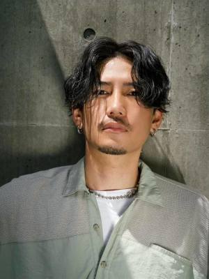 メンズヘア整形スパイラルパーマ波巻きツイストメンズパーマ髪型 メンズヘア整形スパイラルパーマ波巻きツイストメンズパーマ髪型