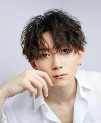 メンズヘア整形スパイラルパーマ波巻きツイストメンズパーマ髪型 メンズヘア整形スパイラルパーマ波巻きツイストメンズパーマ髪型