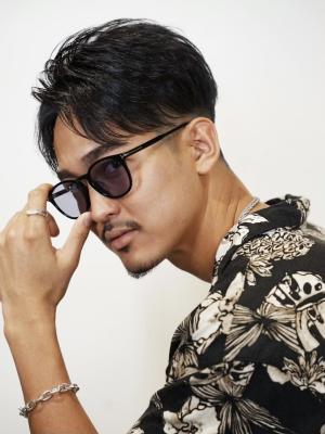 メンズヘア整形スパイラルパーマ波巻きツイストメンズパーマ髪型 メンズヘア整形スパイラルパーマ波巻きツイストメンズパーマ髪型のイメージ画像