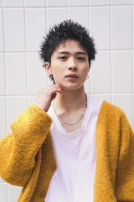 メンズヘア整形スパイラルパーマ波巻きツイストメンズパーマ髪型