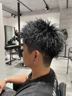 メンズヘア整形スパイラルパーマ波巻きツイストメンズパーマ髪型