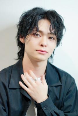 メンズヘア整形スパイラルパーマ波巻きツイストメンズパーマ髪型 メンズヘア整形スパイラルパーマ波巻きツイストメンズパーマ髪型