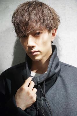 メンズヘア整形スパイラルパーマ波巻きツイストメンズパーマ髪型 メンズヘア整形スパイラルパーマ波巻きツイストメンズパーマ髪型