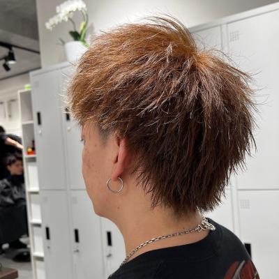 メンズヘア整形スパイラルパーマ波巻きツイストメンズパーマ髪型 メンズヘア整形スパイラルパーマ波巻きツイストメンズパーマ髪型のイメージ画像