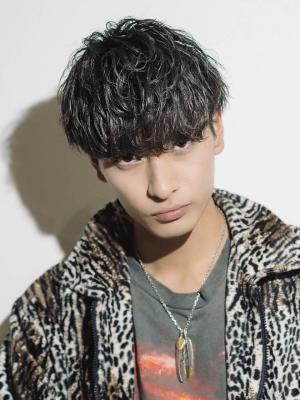メンズヘア整形スパイラルパーマ波巻きツイストメンズパーマ髪型