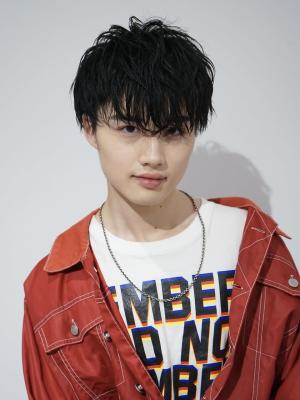 メンズヘア整形スパイラルパーマ波巻きツイストメンズパーマ髪型