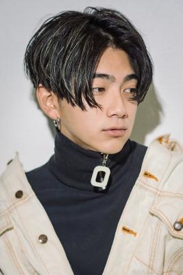 メンズヘア整形スパイラルパーマ波巻きツイストメンズパーマ髪型