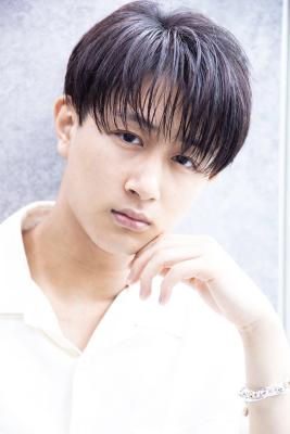 メンズヘア整形スパイラルパーマ波巻きツイストメンズパーマ髪型 メンズヘア整形スパイラルパーマ波巻きツイストメンズパーマ髪型のイメージ画像